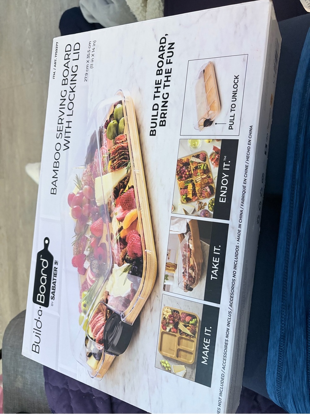 Bamboo Serving Board with Locking Lid - Natural